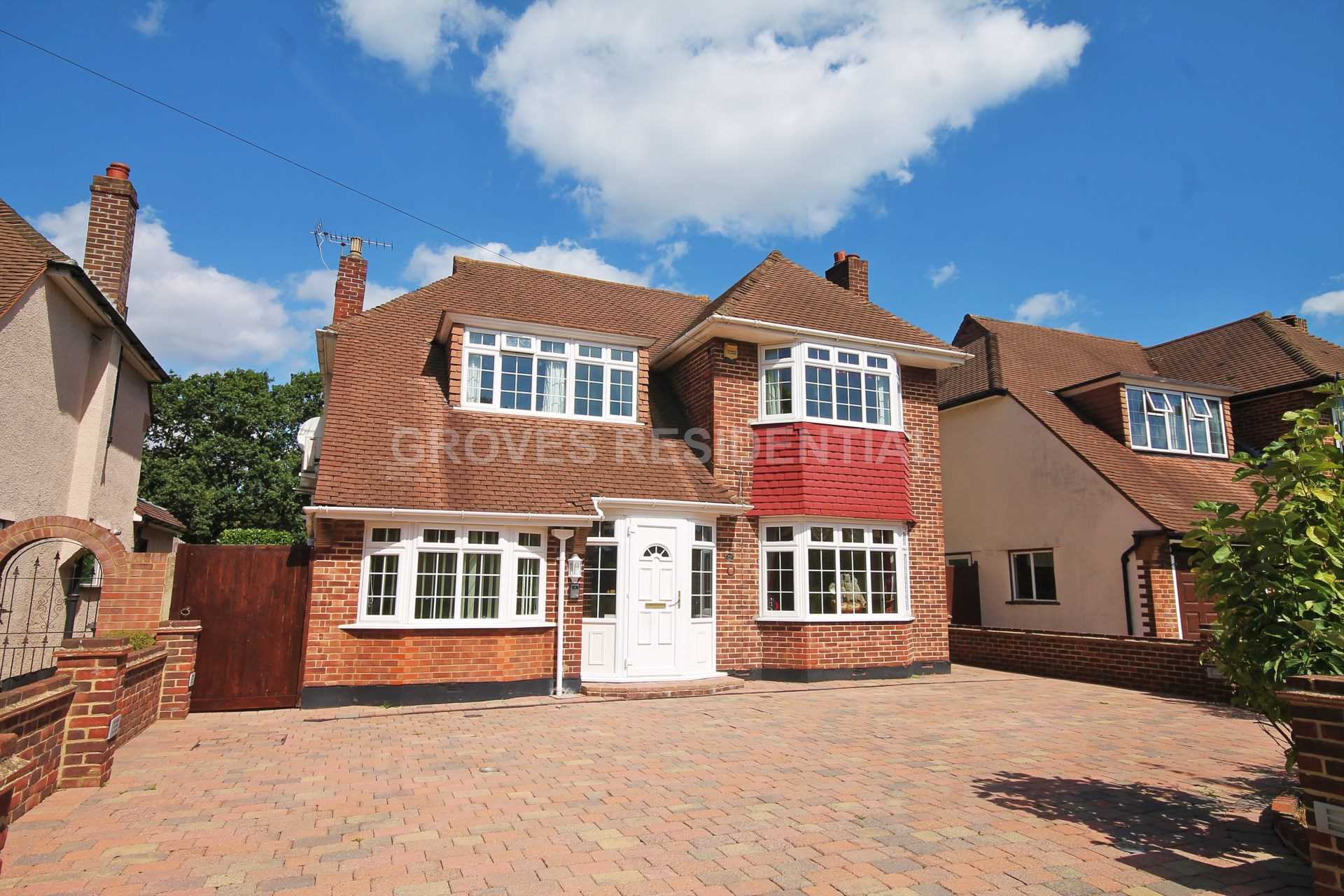 5 bed Detached House for rent in New Malden. From Groves Residential