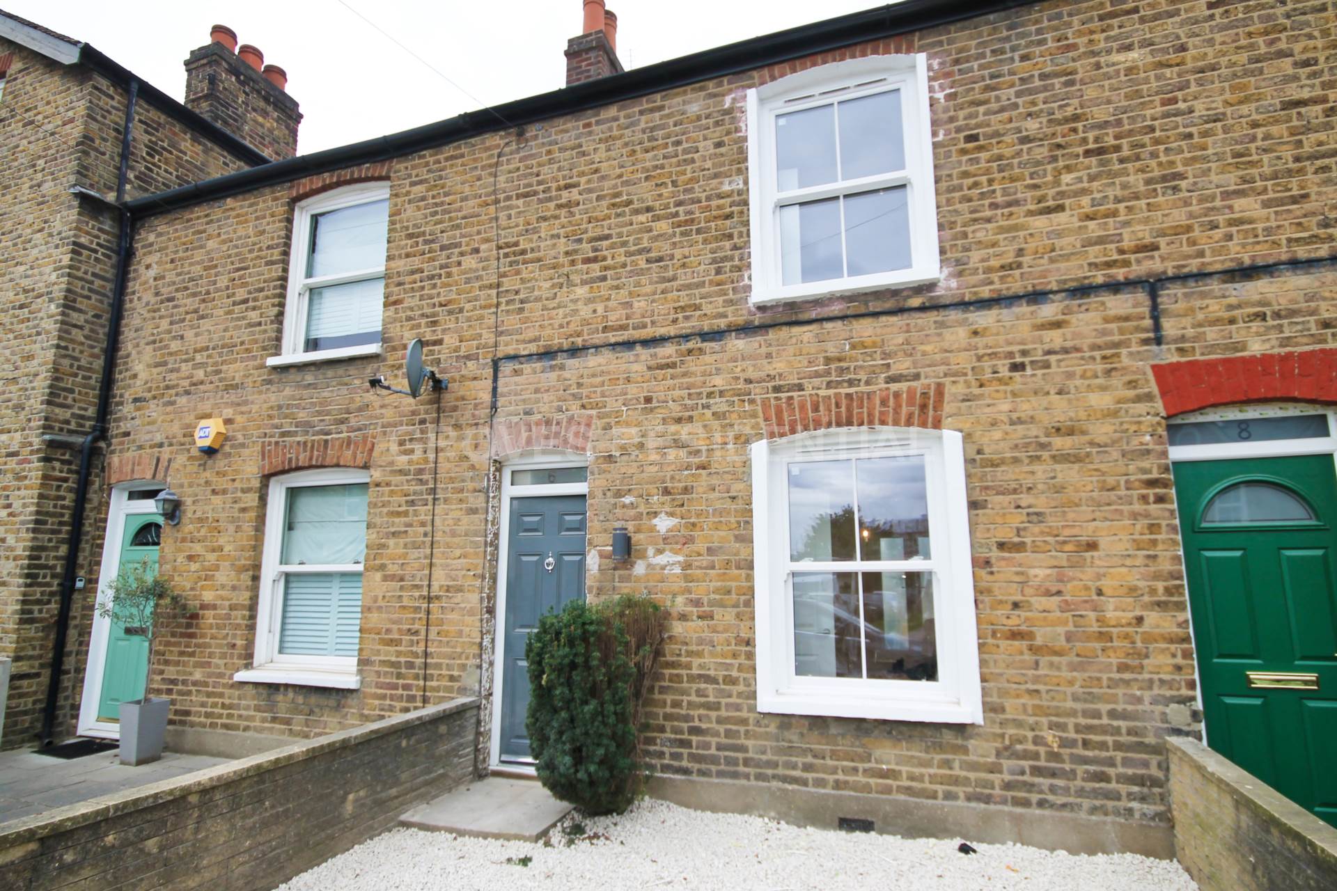 3 bed Mid Terraced House for rent in New Malden. From Groves Residential