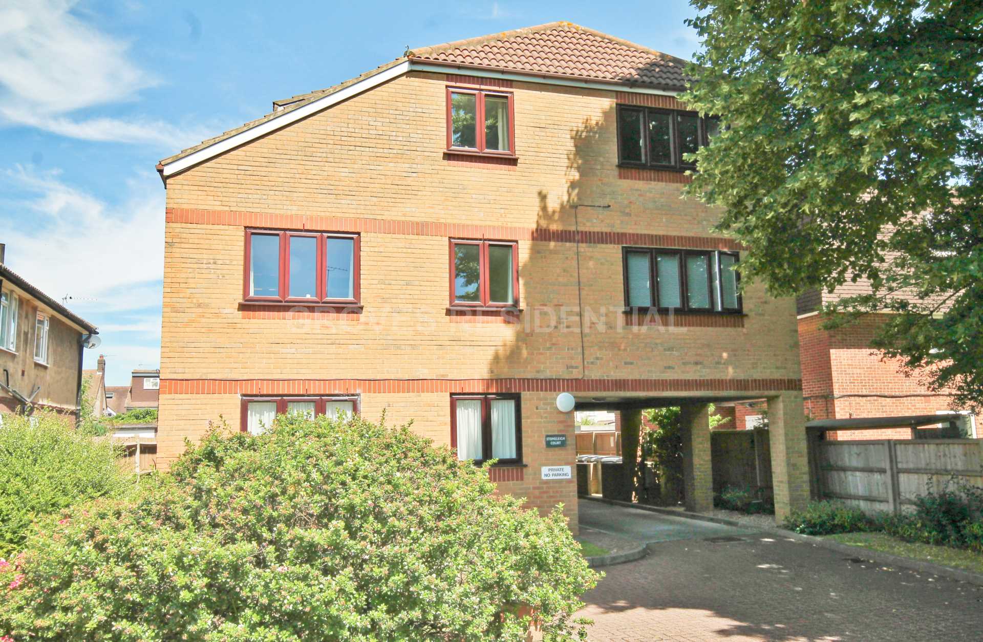 2 bed 1st Floor Flat for rent in New Malden. From Groves Residential