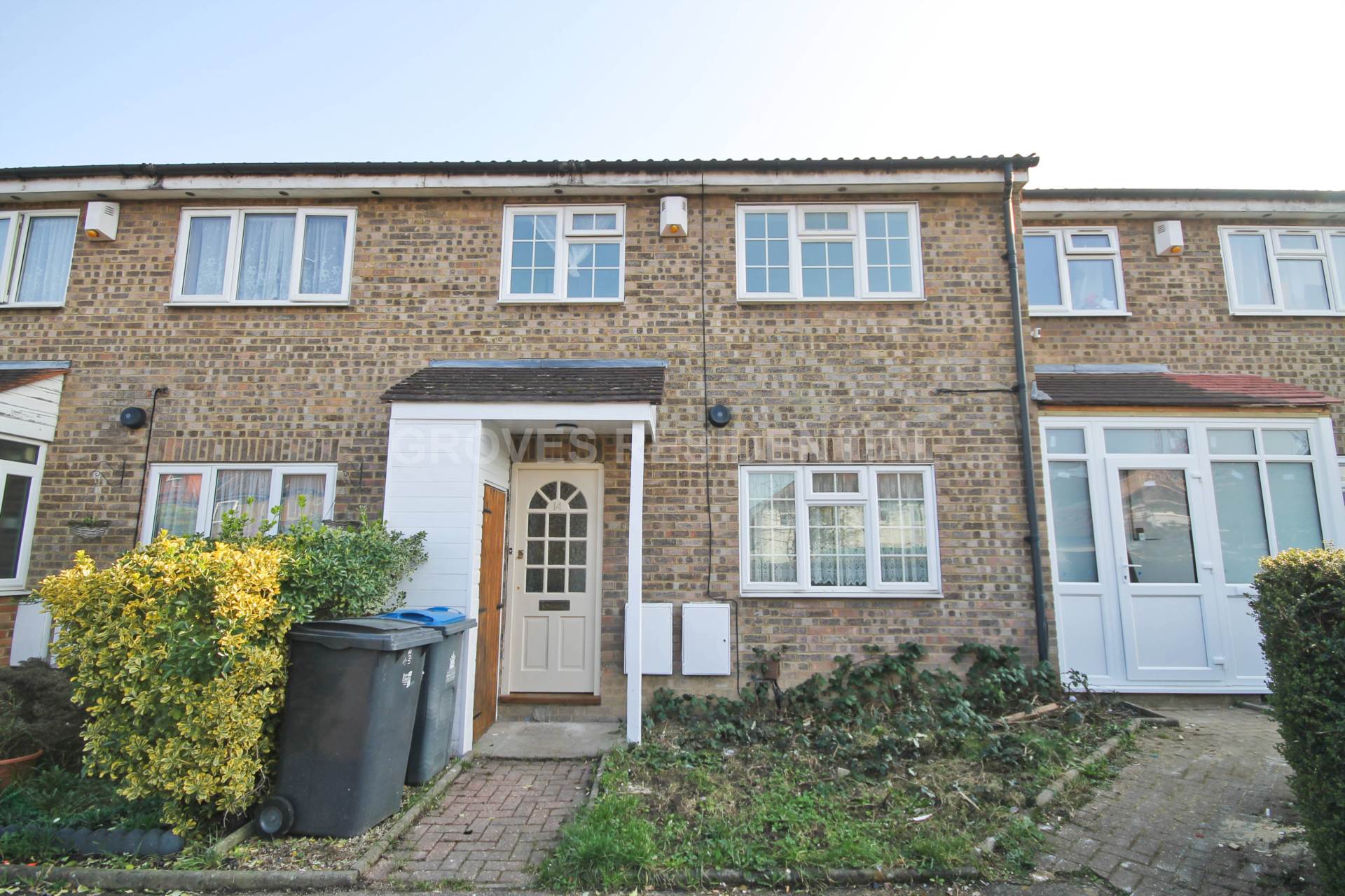3 bed Mid Terraced House for rent in New Malden. From Groves Residential 3 bed Mid Terraced House for rent in New Malden. From Groves Residential