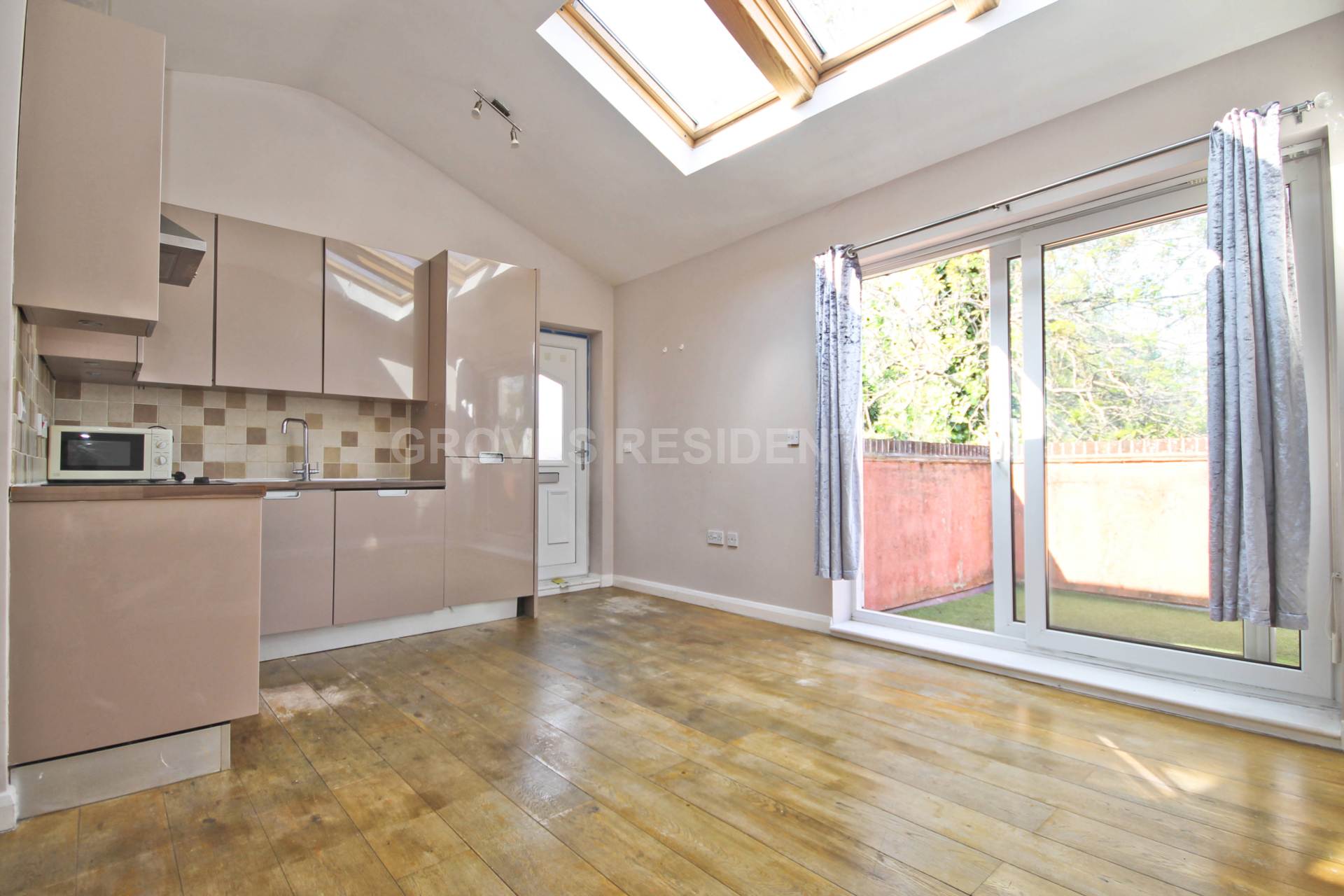 1 bed 1st Floor Flat for rent in Kingston Upon Thames. From Groves Residential