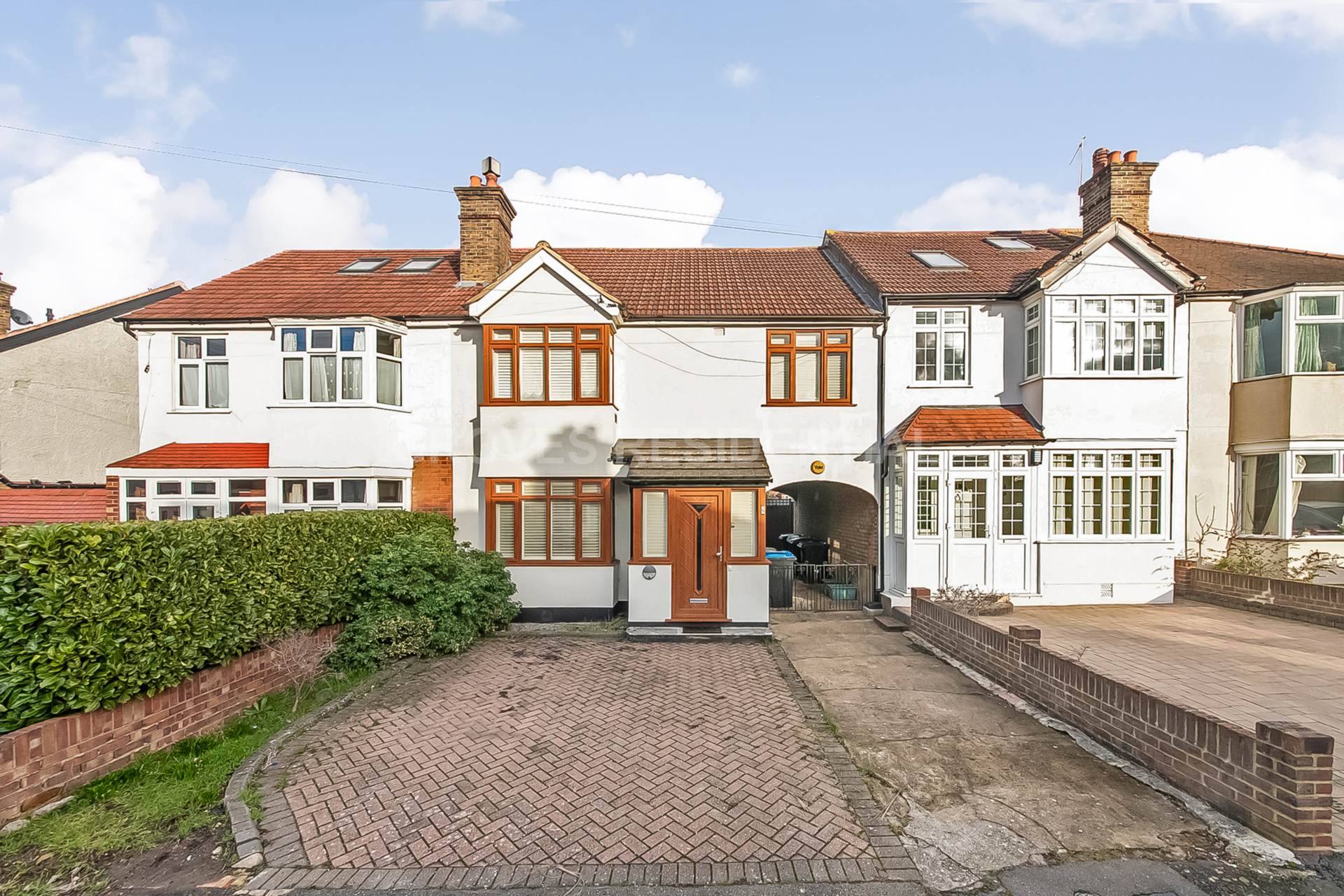 4 bed Mid Terraced House for rent in New Malden. From Groves Residential 4 bed Mid Terraced House for rent in New Malden. From Groves Residential