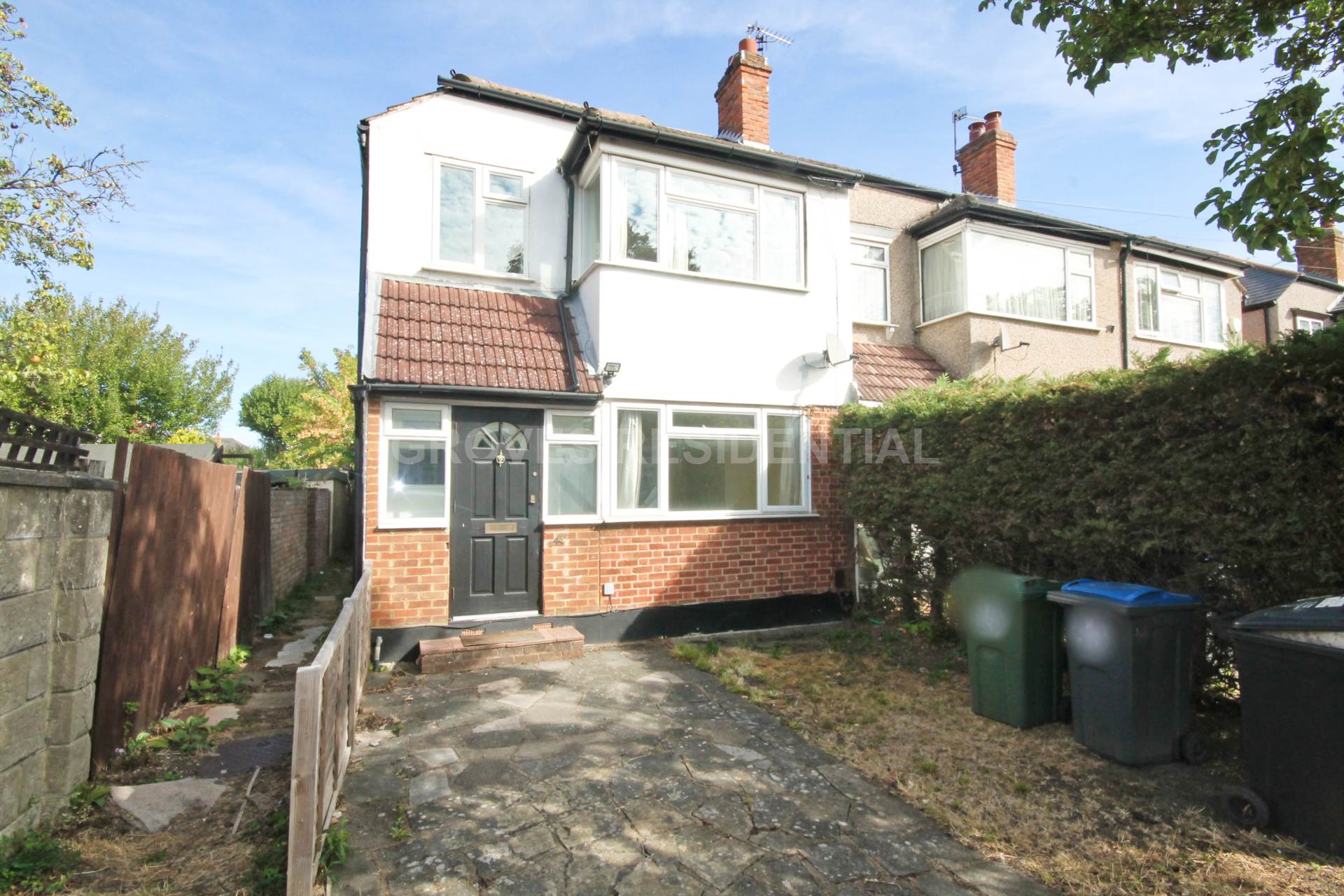 3 bed End of Terrace for rent in New Malden. From Groves Residential 3 bed End of Terrace for rent in New Malden. From Groves Residential