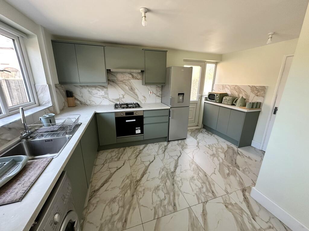 3 bed End of Terrace for rent in Wilford. From Frank Innes - Nottingham