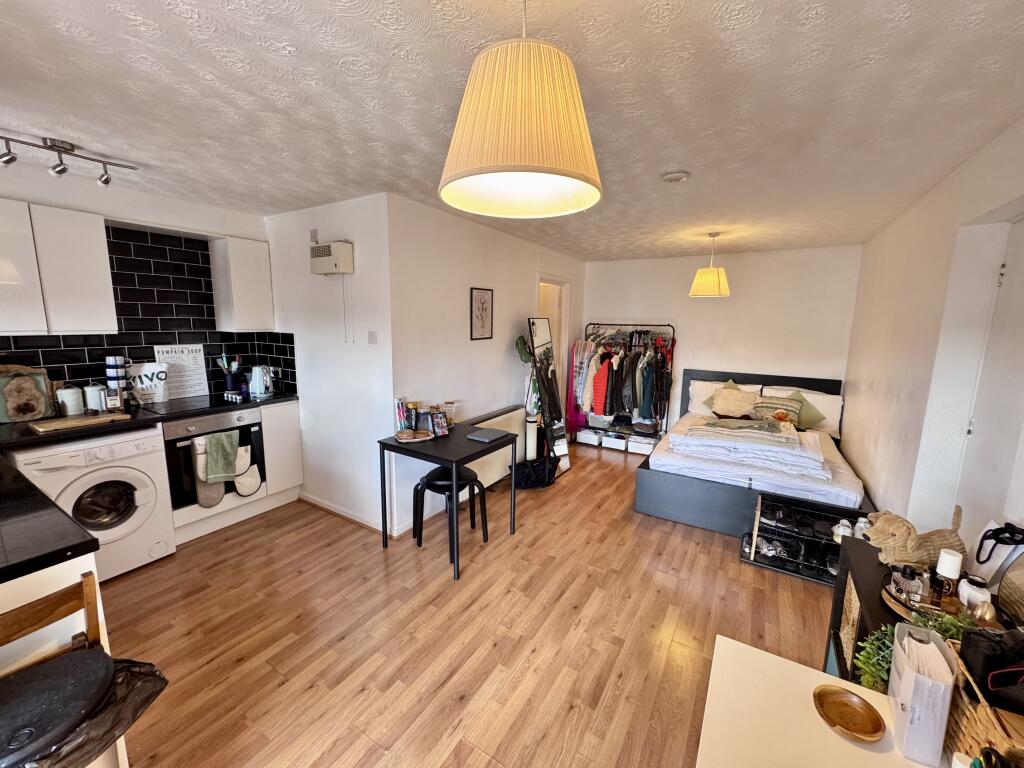 4 bed Studio for rent in Nottingham. From Frank Innes - Nottingham