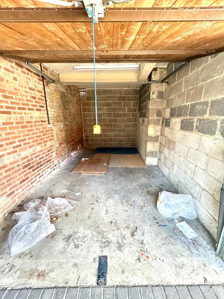 0 bed Garages for rent in Nottingham. From Frank Innes - Nottingham