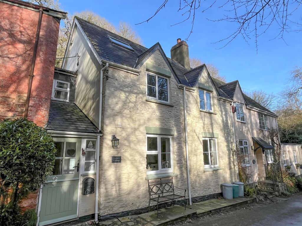 3 bed Mid Terraced House for rent in Dartmouth. From Freeborns - Dartmouth
