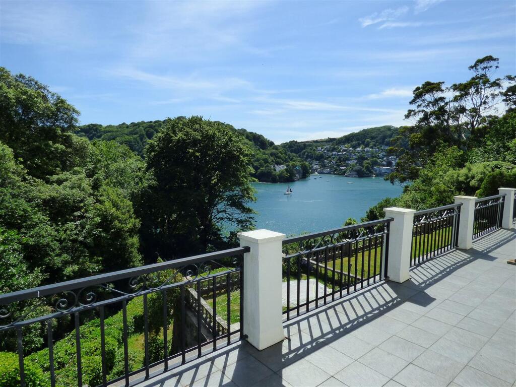 2 bed Apartment for rent in Warfleet. From Freeborns - Dartmouth