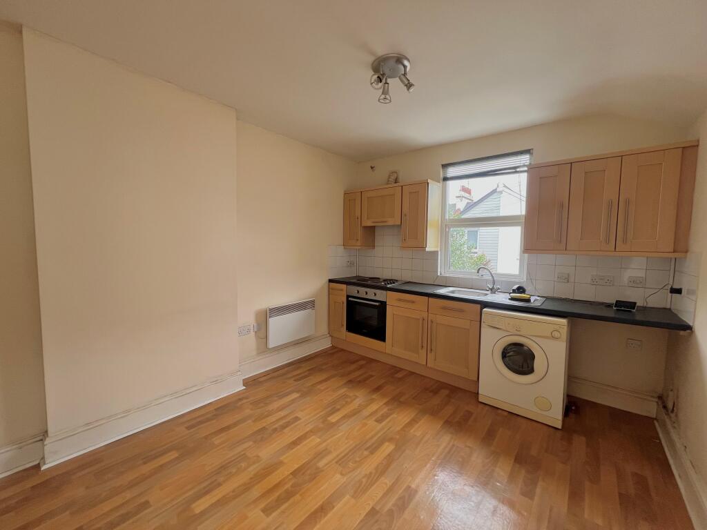 1 bed Detached for rent in Paignton. From Fulfords - Paignton