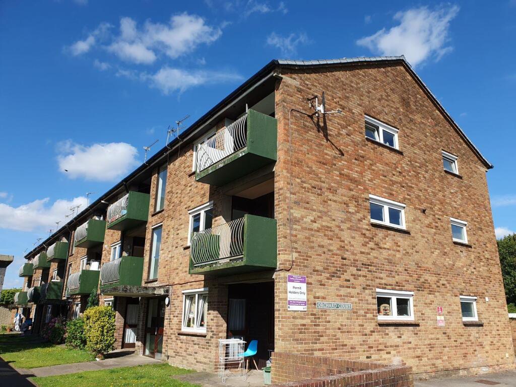 2 bed 1st Floor Flat for rent in Thatcham. From Girard Lettings - Newbury