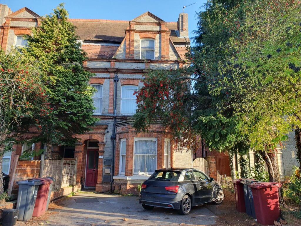 1 bed 1st Floor Flat for rent in Reading. From Girard Lettings - Newbury