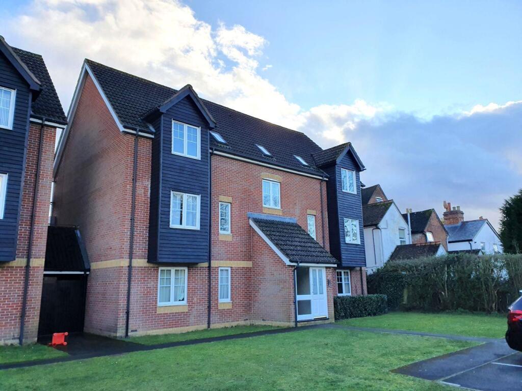 2 bed 1st Floor Flat for rent in Newbury. From Girard Lettings - Newbury