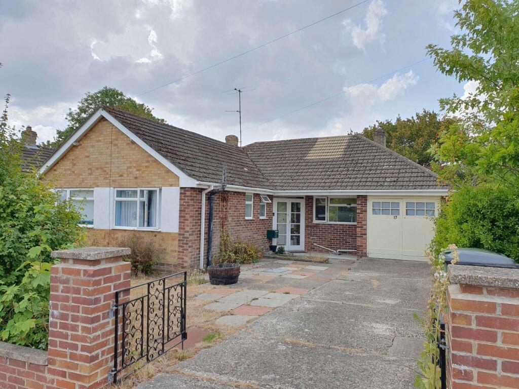 3 bed Detached bungalow for rent in Newbury. From Girard Lettings - Newbury