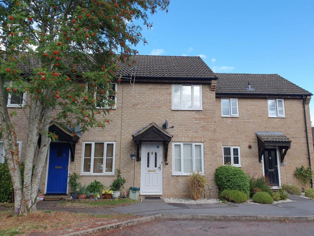 1 bed Mid Terraced House for rent in Newbury. From Girard Lettings - Newbury