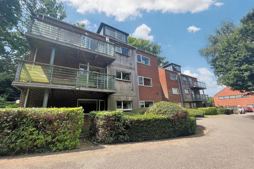2 bed 1st Floor Flat for rent in Eastleigh. From Goadsby - Chandler's Ford