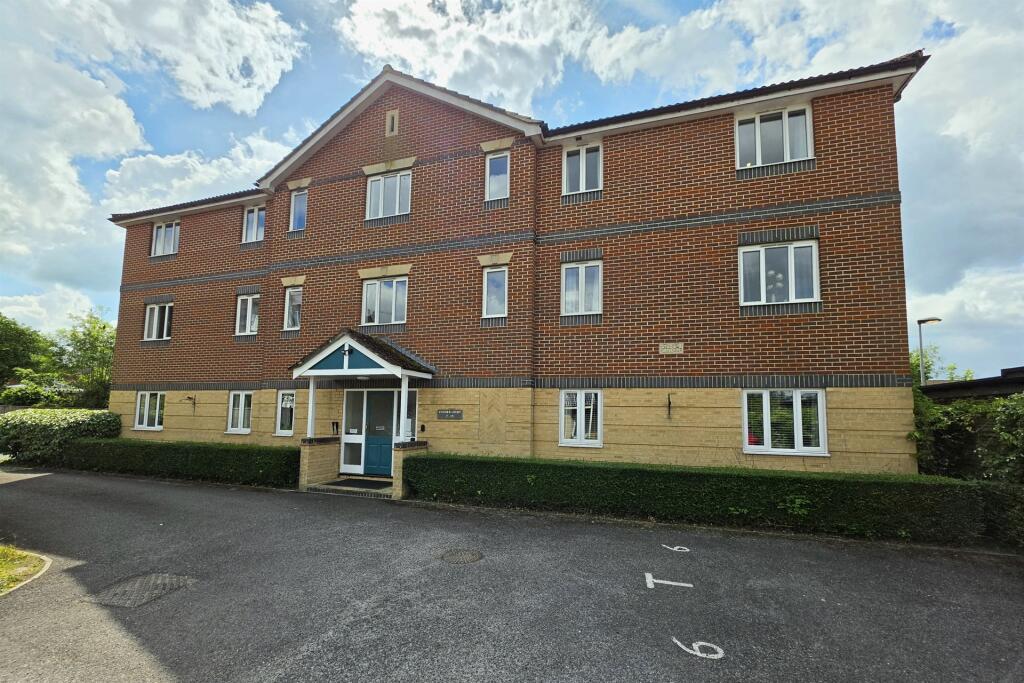 2 bed 1st Floor Flat for rent in Horton Heath. From Goadsby - Chandler's Ford