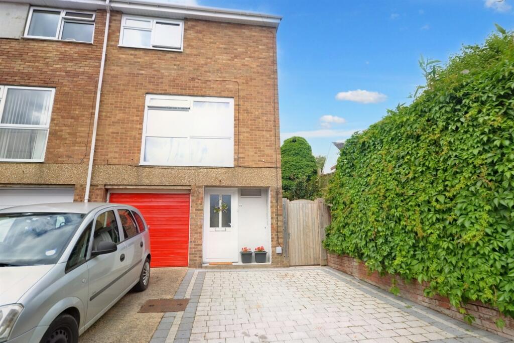 4 bed End of Terrace for rent in Quidhampton. From Goadsby - Salisbury