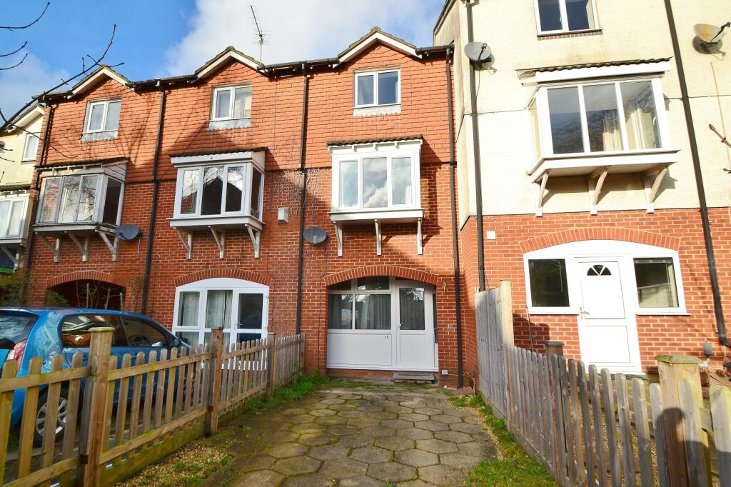 4 bed Mid Terraced House for rent in Southampton. From Goadsby - Southampton 4 bed Mid Terraced House for rent in Southampton. From Goadsby - Southampton