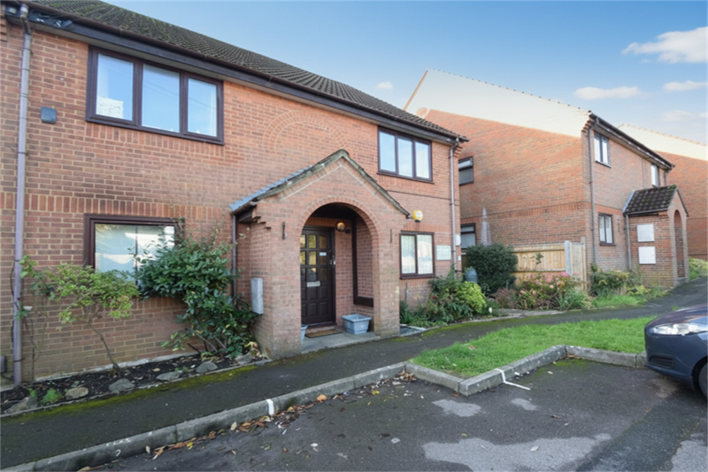 1 bed 1st Floor Flat for rent in Rownhams. From Goadsby - Southampton