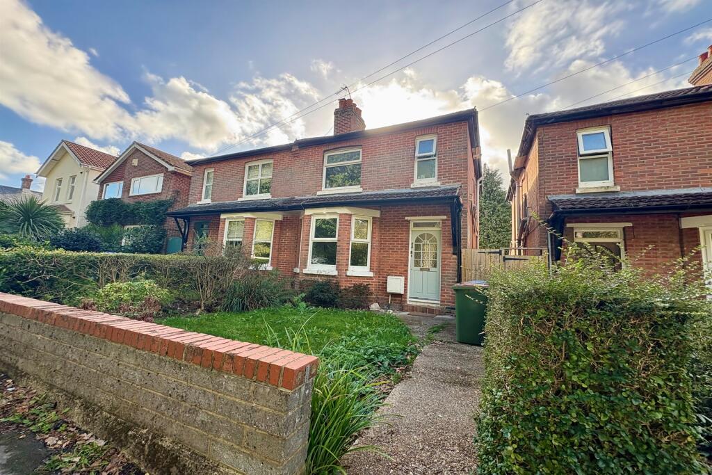 3 bed Detached for rent in Rownhams. From Goadsby - Southampton 3 bed Detached for rent in Rownhams. From Goadsby - Southampton