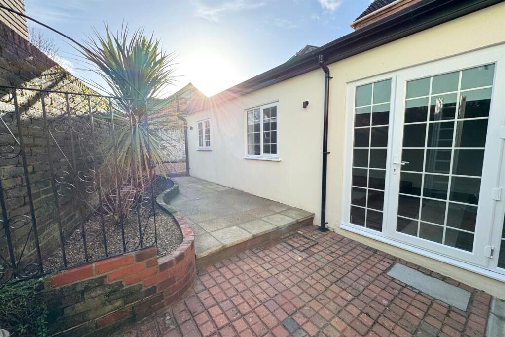 3 bed Mid Terraced House for rent in Wimborne Minster. From Goadsby - Wimborne