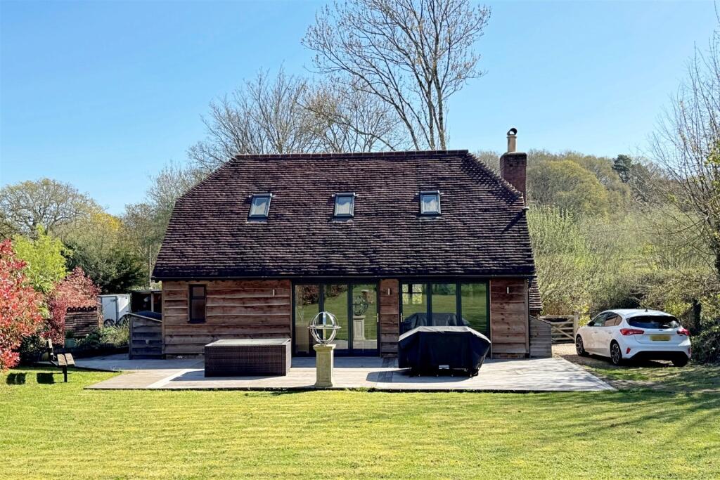 2 bed Detached for rent in Furzehill. From Goadsby - Wimborne