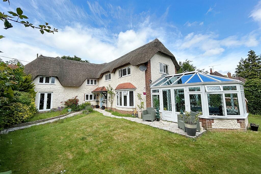 4 bed Detached for rent in Gaunt's Common. From Goadsby - Wimborne