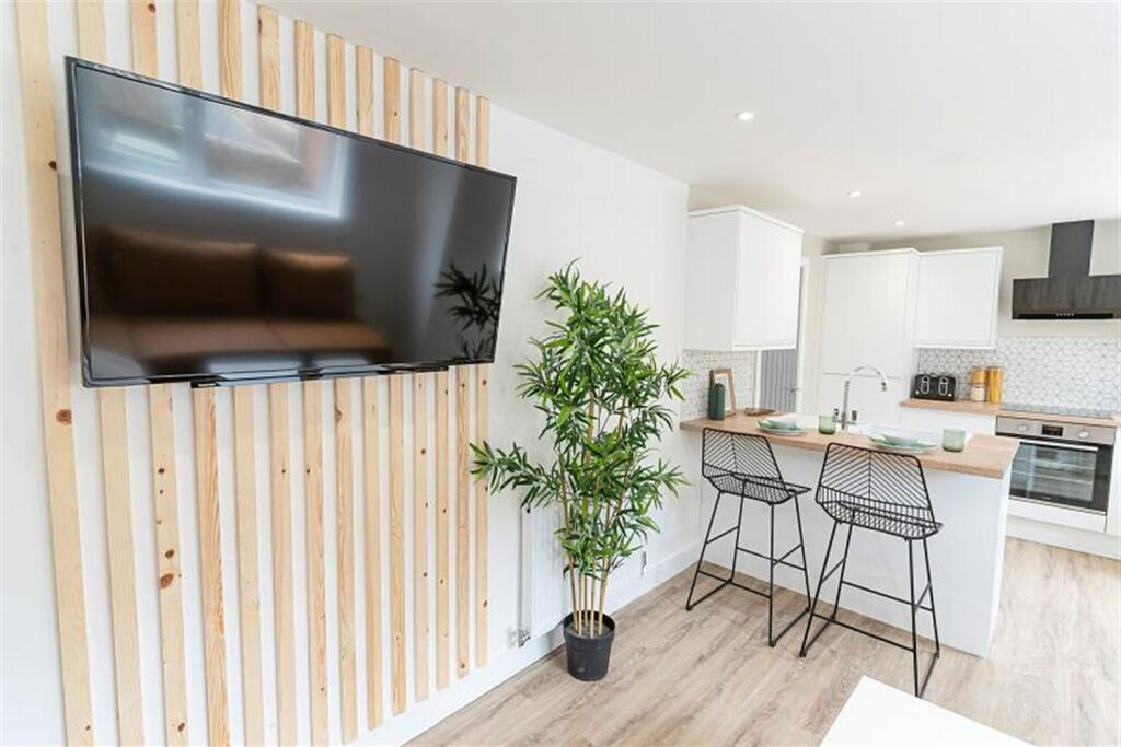 1 bed Mid Terraced House for rent in Winchester. From Goadsby - Winchester
