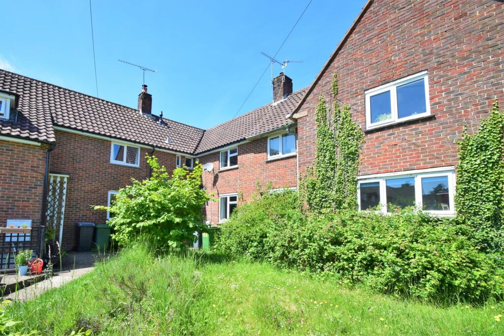 4 bed Mid Terraced House for rent in Harestock. From Goadsby - Winchester 4 bed Mid Terraced House for rent in Harestock. From Goadsby - Winchester