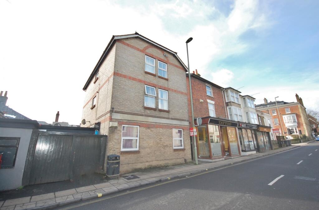 3 bed 1st Floor Flat for rent in Winchester. From Goadsby - Winchester