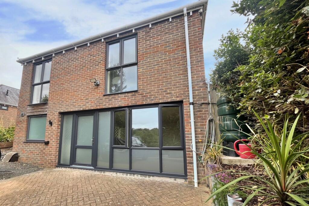 4 bed 1st Floor Flat for rent in Springvale. From Goadsby - Winchester