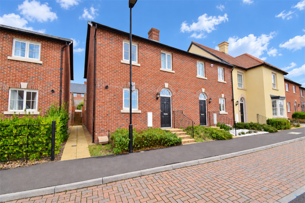 3 bed Semi Detached for rent in Harestock. From Goadsby - Winchester 3 bed Semi Detached for rent in Harestock. From Goadsby - Winchester