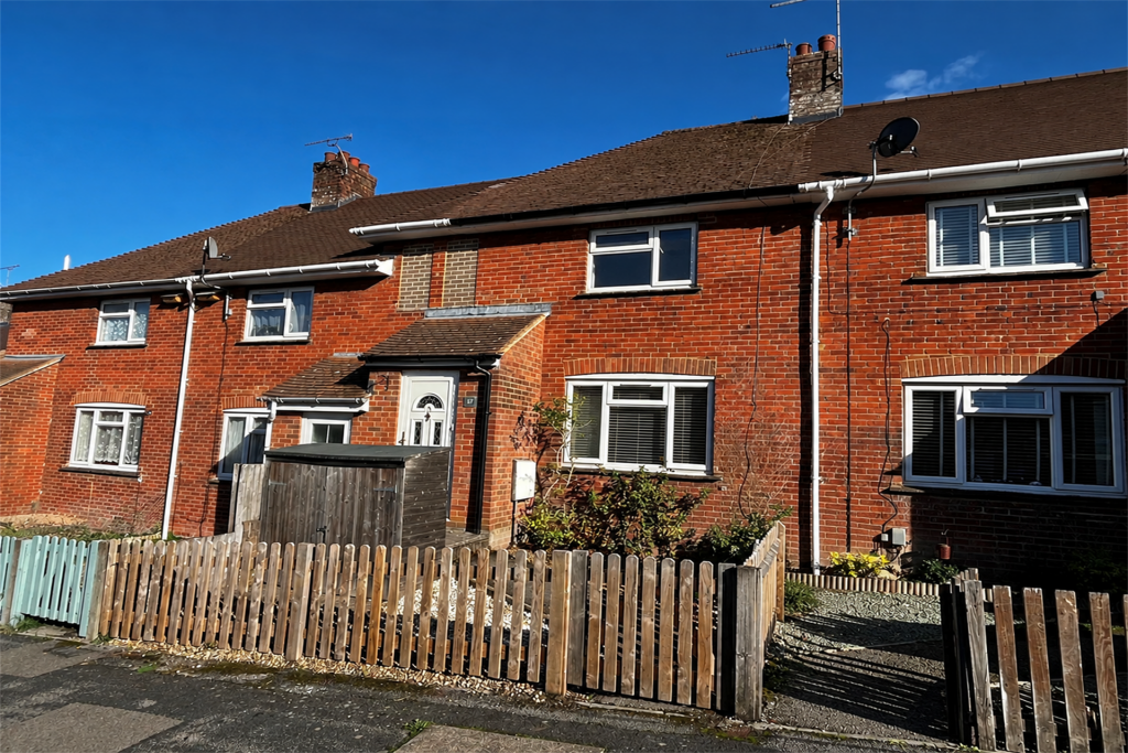 2 bed Mid Terraced House for rent in Winchester. From Goadsby - Winchester