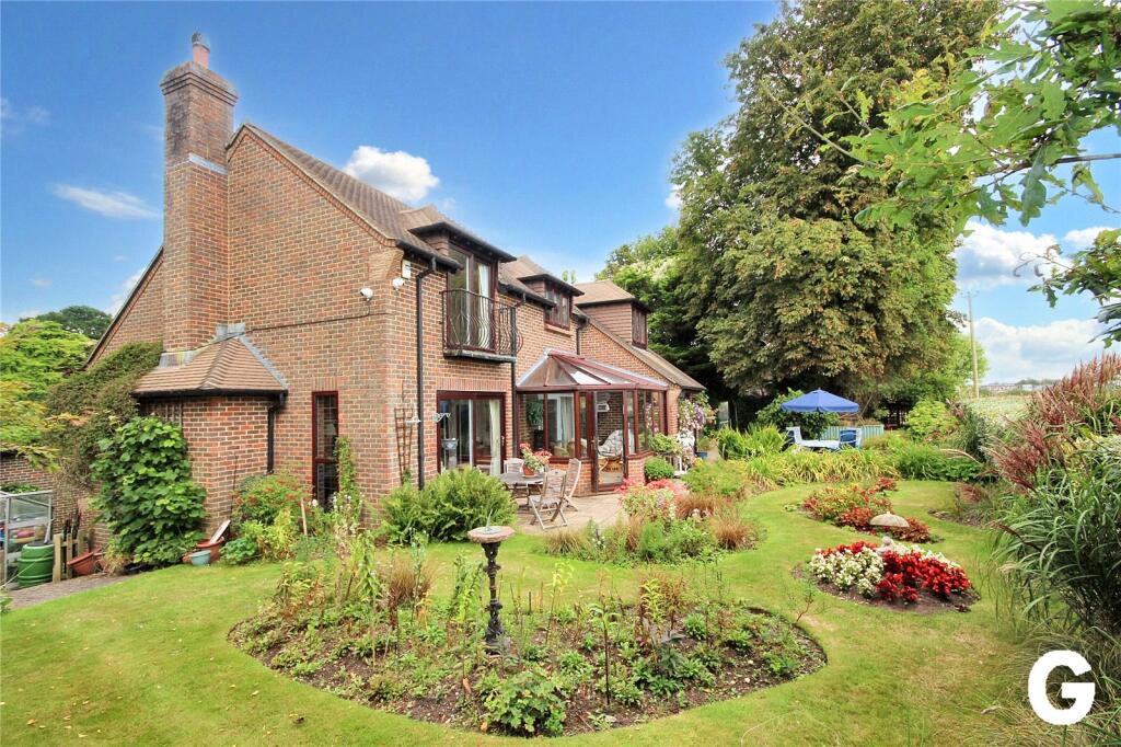 5 bed Detached for rent in Crow. From Grants Of Ringwood - Ringwood