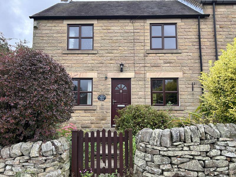 3 bed Town House for rent in Longnor. From Keates - Stoke On Trent 3 bed Town House for rent in Longnor. From Keates - Stoke On Trent