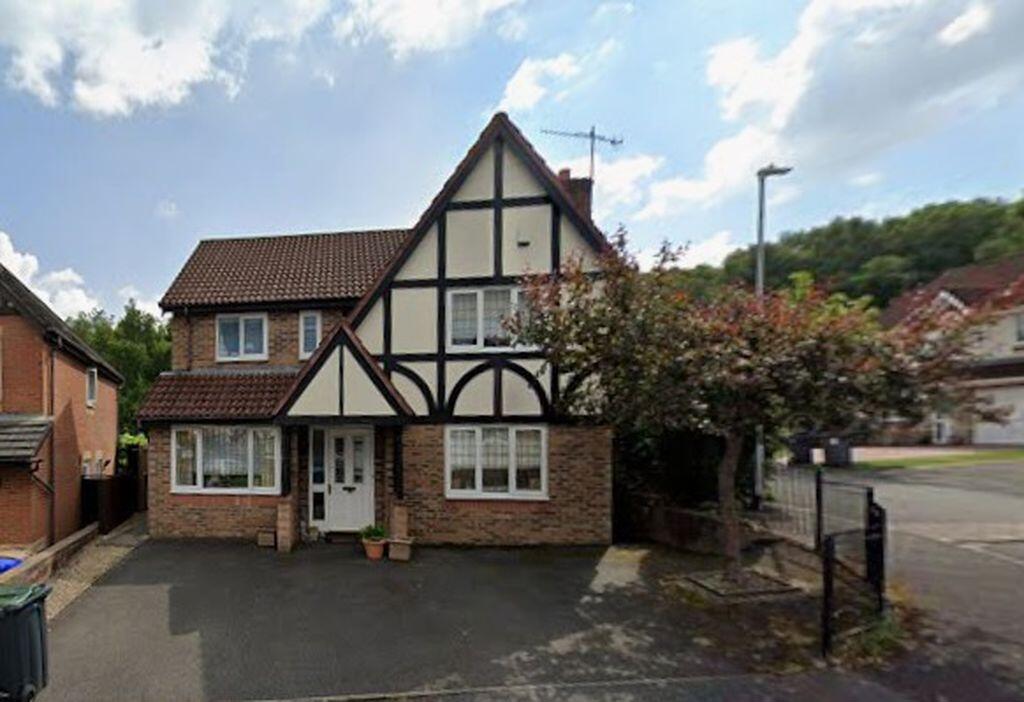 4 bed Detached for rent in Cookshill. From Keates - Stoke On Trent