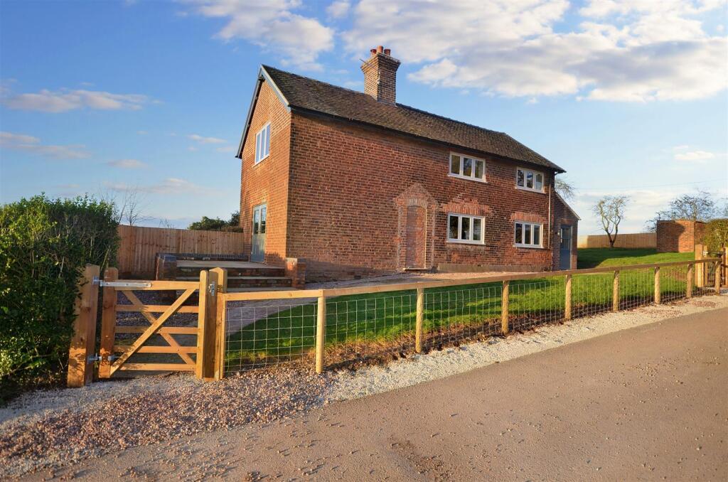 3 bed Detached for rent in Hanchurch. From Tinsley-Garner Independent Estate Agents - Stone