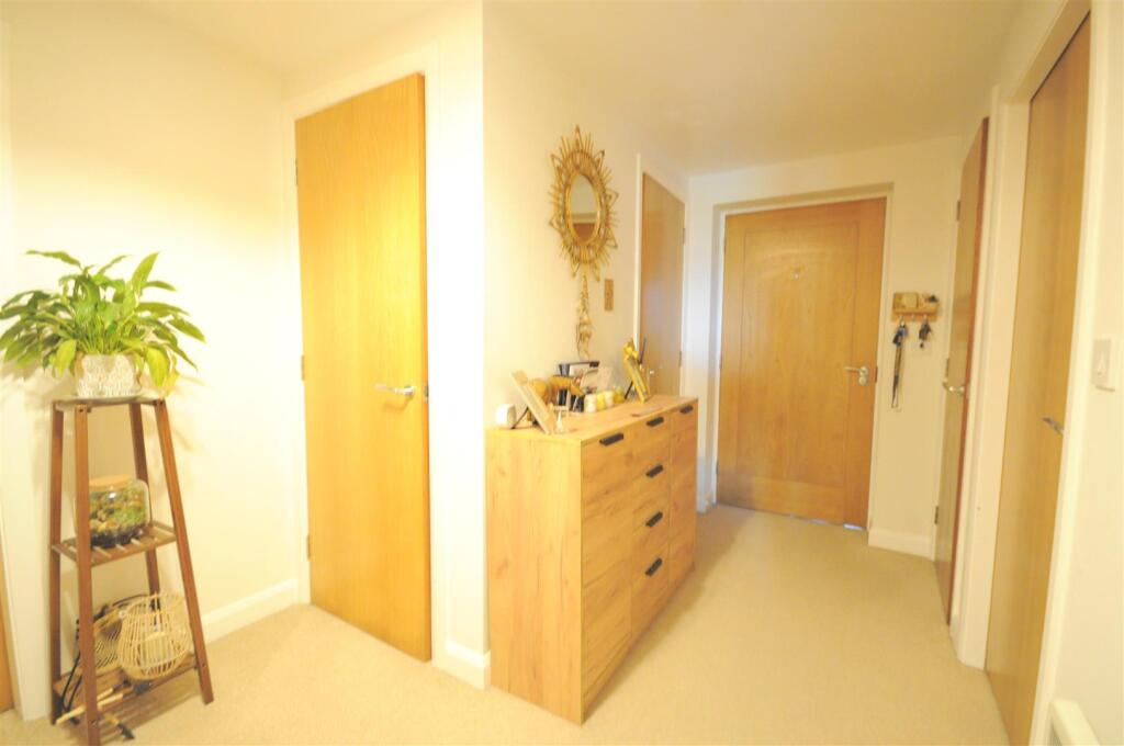 2 bed Apartment for rent in Stone. From Tinsley-Garner Independent Estate Agents - Stone