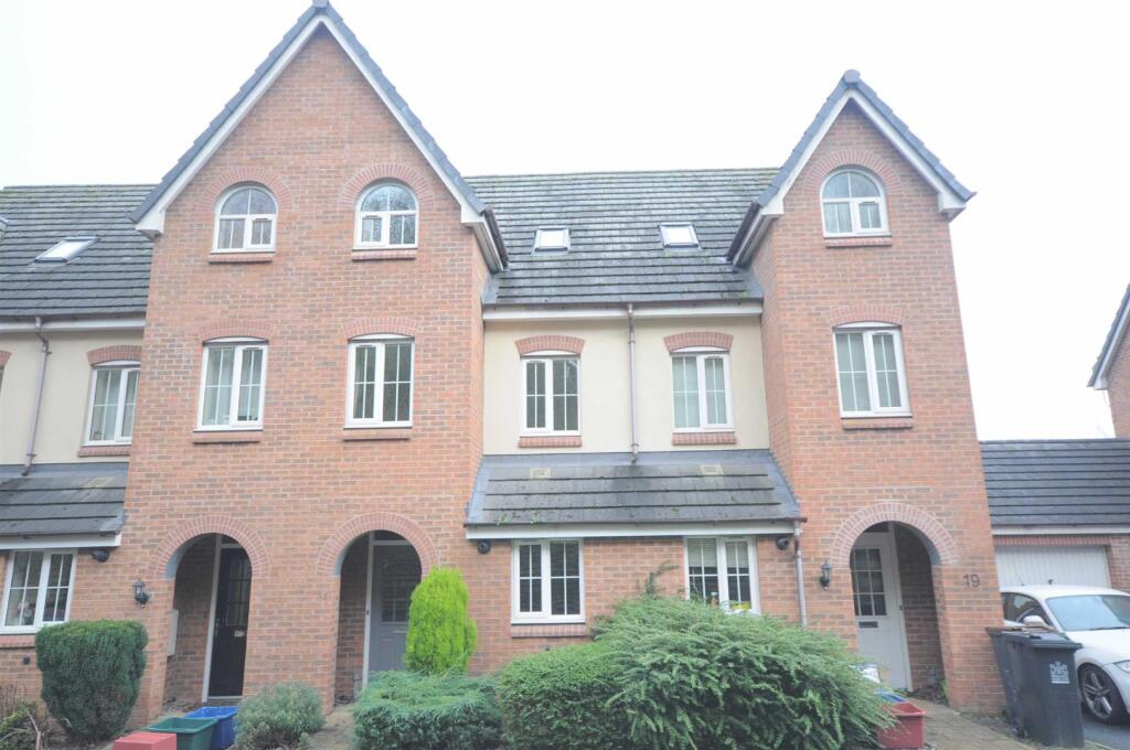 3 bed Town House for rent in Newcastle-under-Lyme. From Tinsley-Garner Independent Estate Agents - Stone 3 bed Town House for rent in Newcastle-under-Lyme. From Tinsley-Garner Independent Estate Agents - Stone