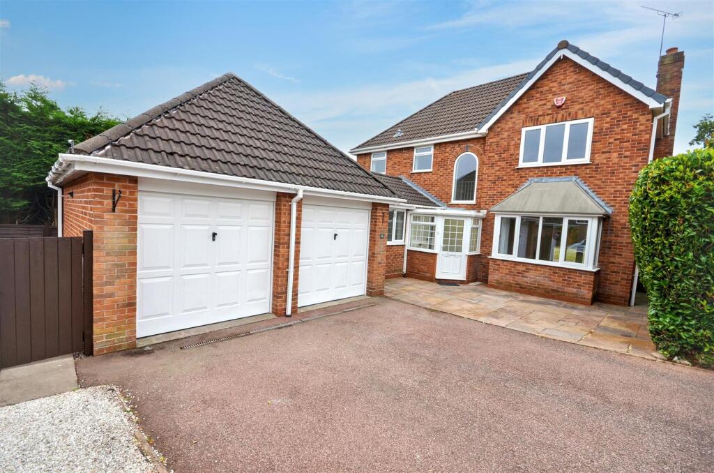 4 bed Detached for rent in Stone. From Tinsley-Garner Independent Estate Agents - Stone 4 bed Detached for rent in Stone. From Tinsley-Garner Independent Estate Agents - Stone