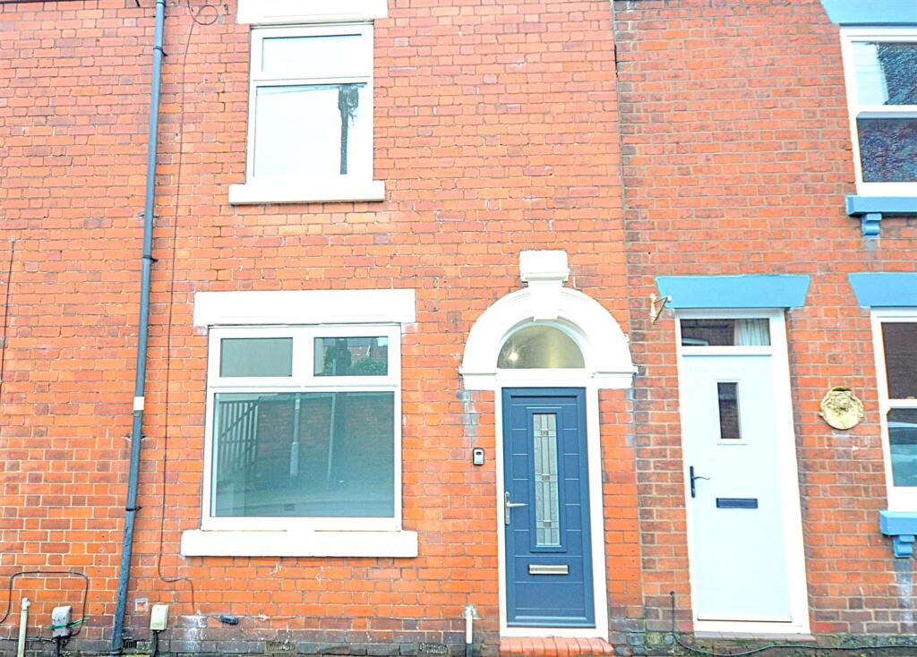 2 bed Mid Terraced House for rent in Stone. From Tinsley-Garner Independent Estate Agents - Stone