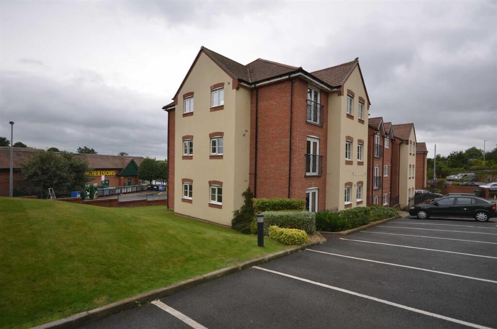 2 bed 1st Floor Flat for rent in Stone. From Tinsley-Garner Independent Estate Agents - Stone