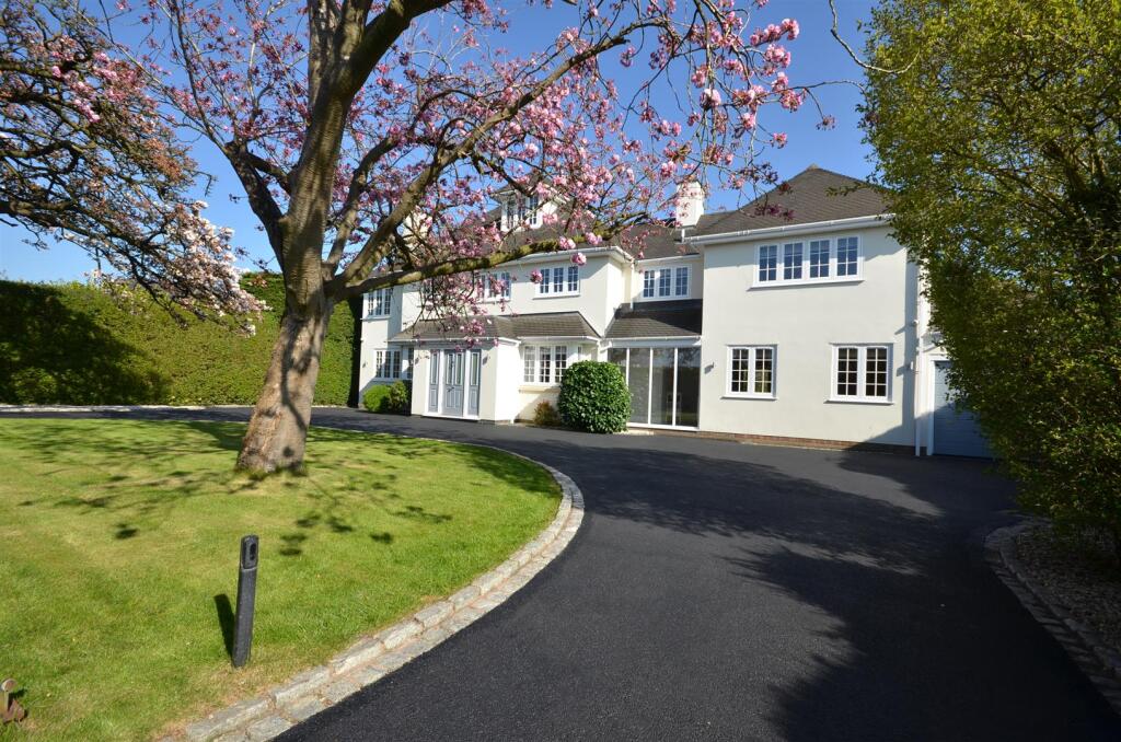 7 bed Detached for rent in Stone. From Tinsley-Garner Independent Estate Agents - Stone 7 bed Detached for rent in Stone. From Tinsley-Garner Independent Estate Agents - Stone