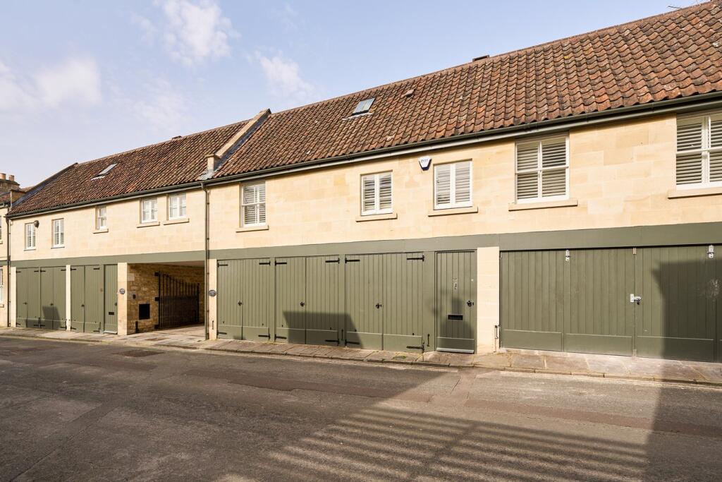 2 bed Mews for rent in Bath. From Cobb Farr - Bath