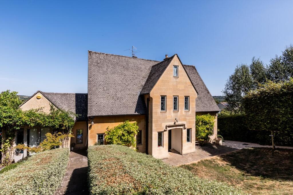 5 bed Detached for rent in Bath. From Cobb Farr - Bath