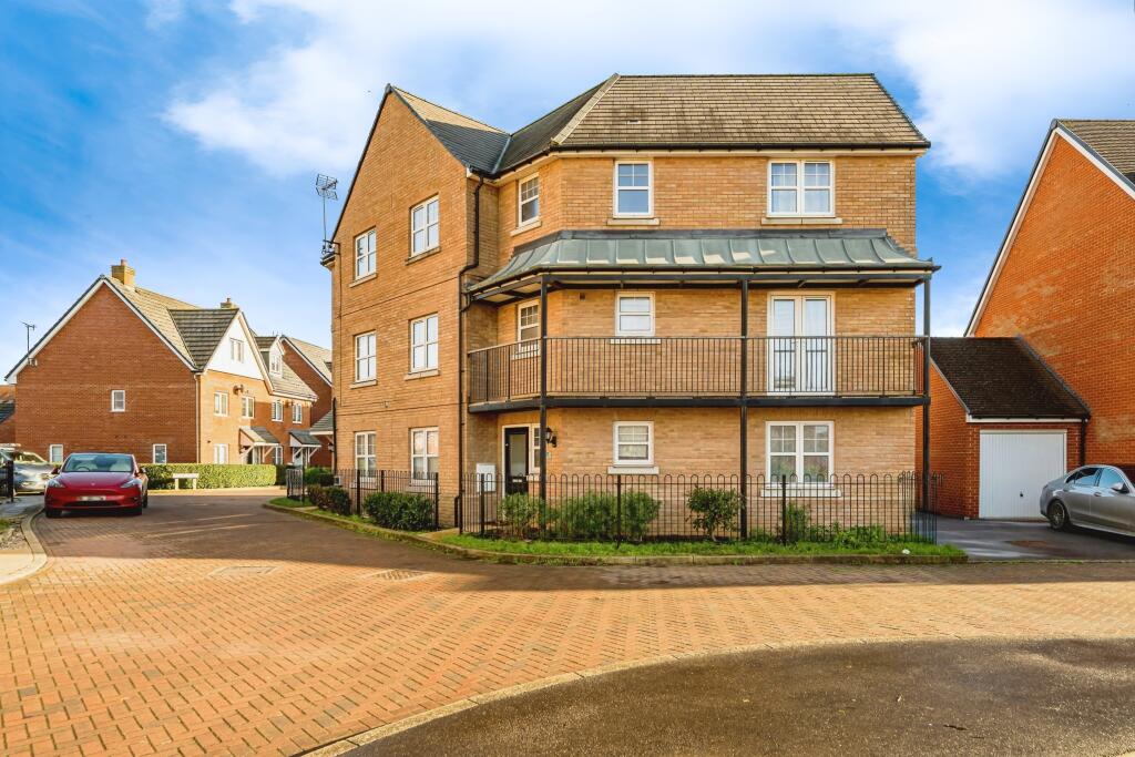 5 bed Semi Detached for rent in Aylesbury. From Connells - Aylesbury