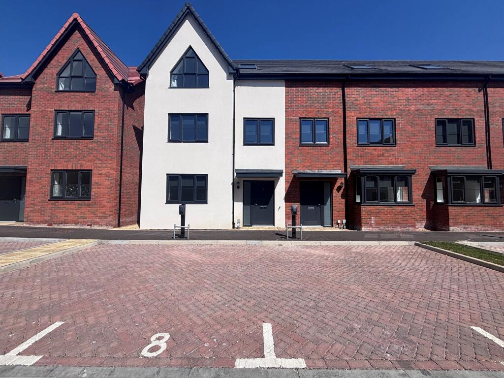 4 bed Mid Terraced House for rent in Aylesbury. From Connells - Aylesbury