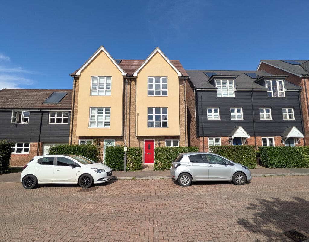 3 bed Detached for rent in Aylesbury. From Connells - Aylesbury 3 bed Detached for rent in Aylesbury. From Connells - Aylesbury