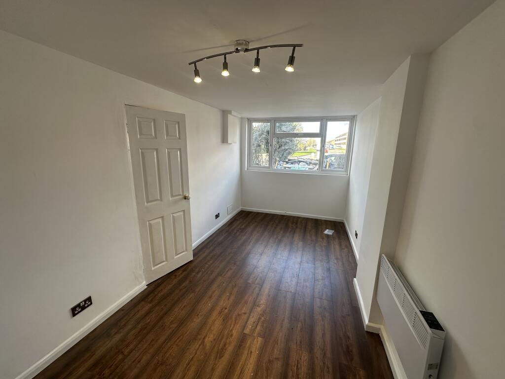 1 bed 1st Floor Flat for rent in Jockey End. From Connells Lettings - Hemel Hempstead