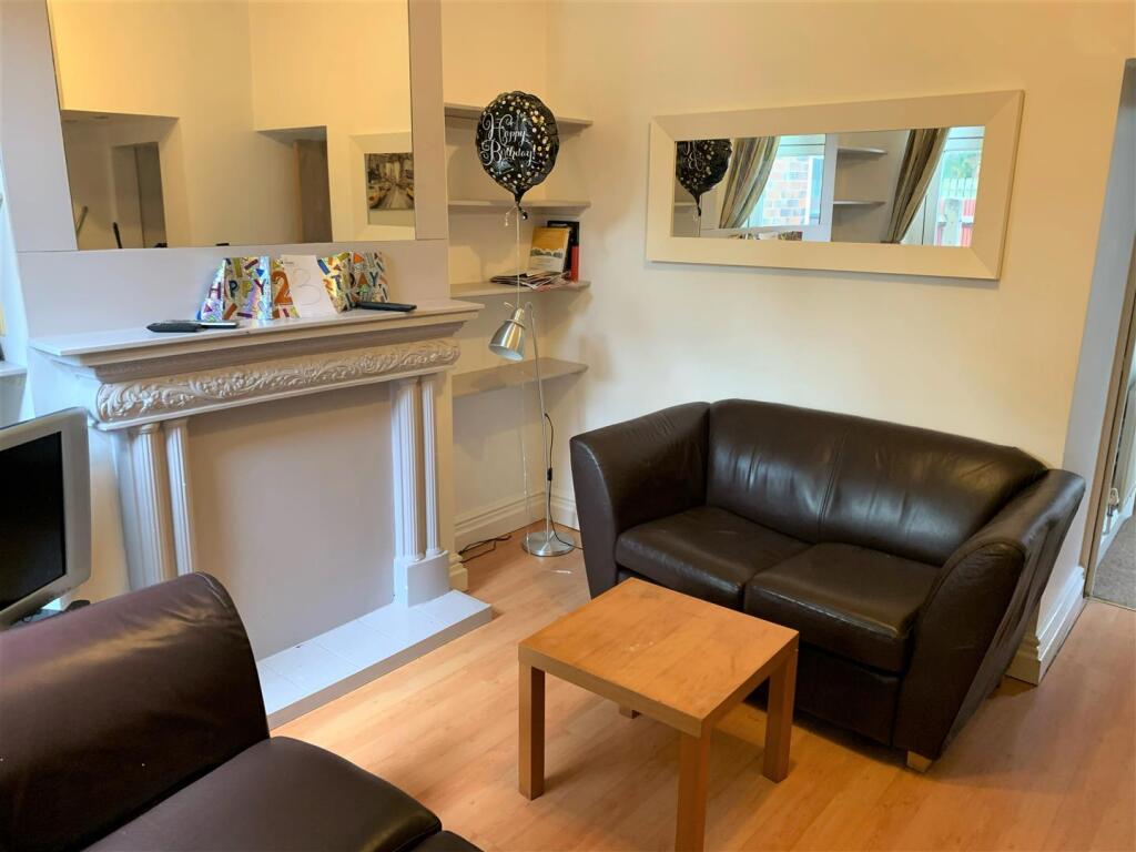 4 bed Mid Terraced House for rent in Birmingham. From Direct Housing - Birmingham